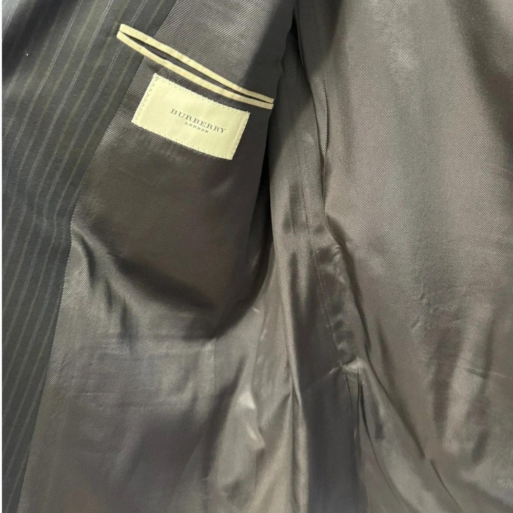 Burberry London Men's Dark Gray Pinstripe Wool Blazer 42R‎ Made in USA